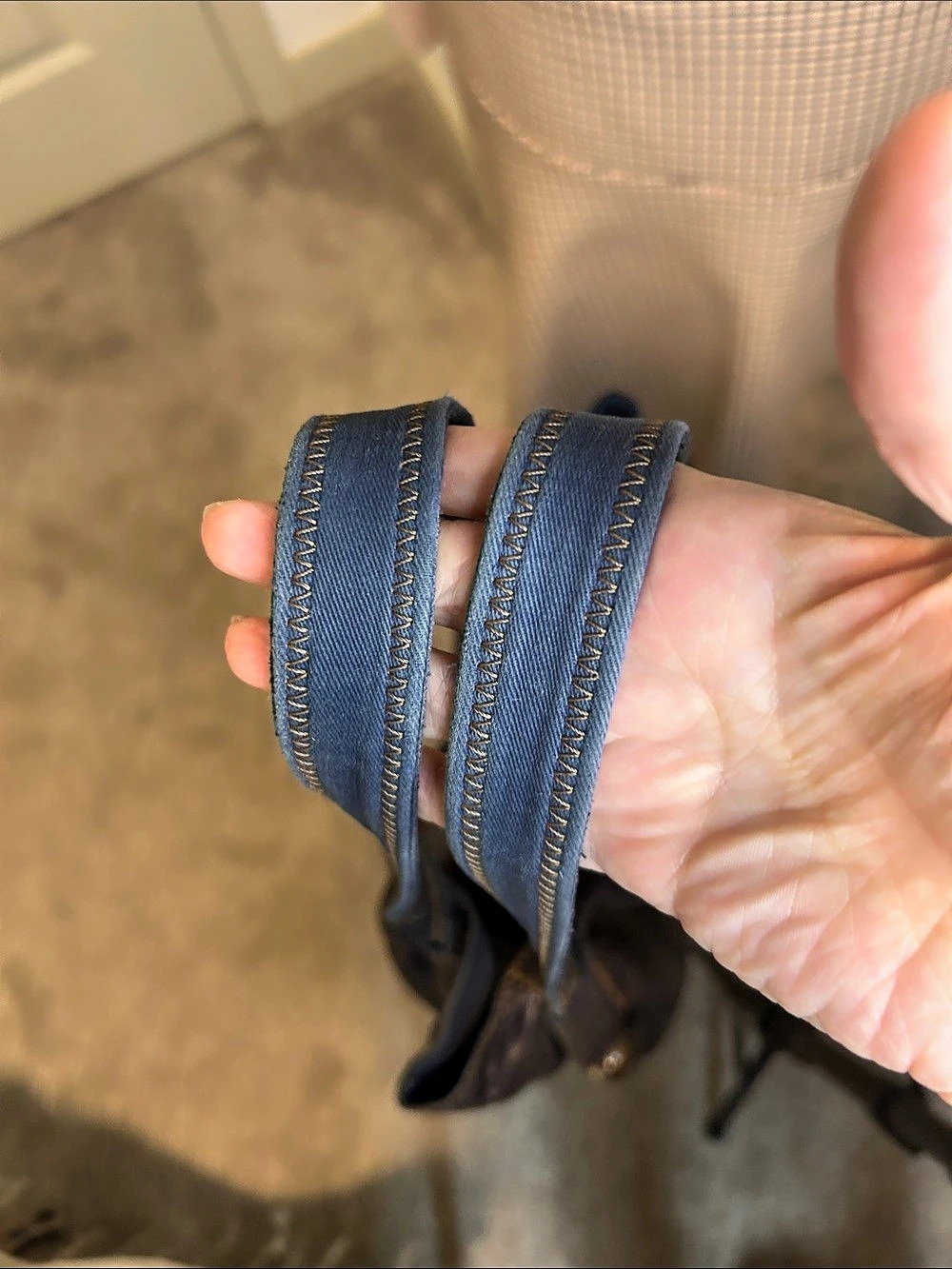 ✨ VTG LUCKY BRAND NAVY BLUE LEATHER SIDE TIE HOBO BAG ✨ - Picture 9 of 12